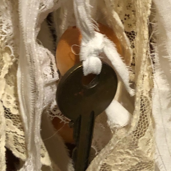 #7442 Giant Tassel Vintage Lace Muslin Calico Beaded Top Keys Beads - Picture 4 of 14